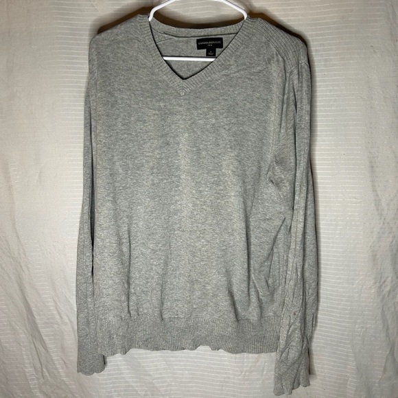 Banana Republic Sweater - Picture 1 of 3